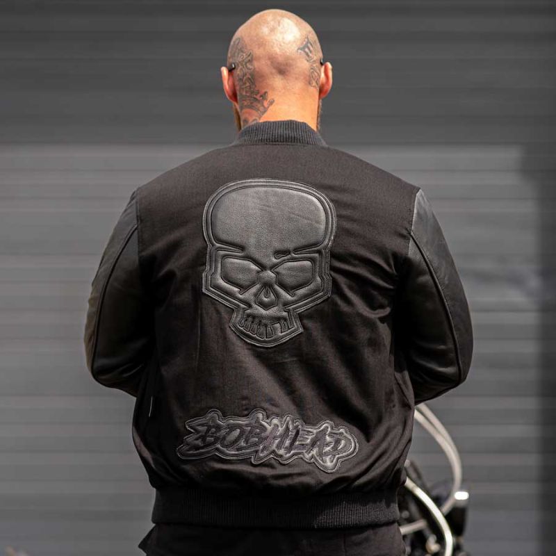 Bomber Hitam Titan Apex